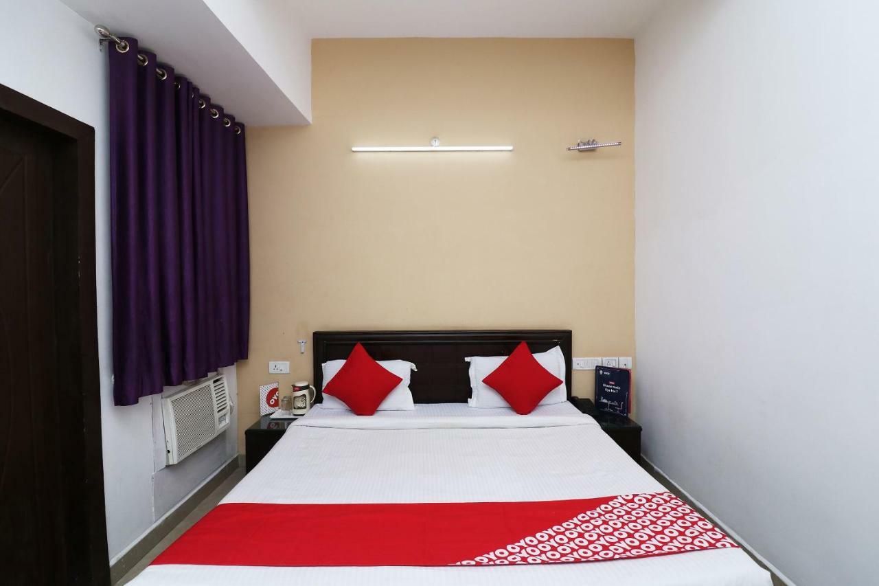 Oyo 13564 Near Prem Mandir Hotel Mathura Exterior photo